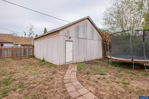 301 Russell St, Lebanon, OR 97355 - Photo 40