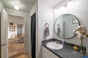 301 Russell St, Lebanon, OR 97355 - Photo 20