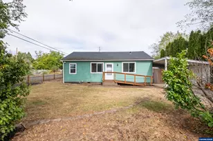301 Russell St, Lebanon, OR 97355 - Photo 2