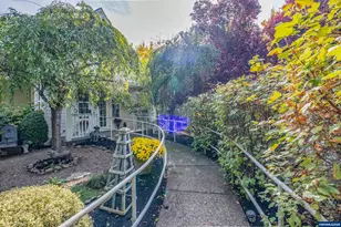 209 Templeton St, Brownsville, OR 97327 - Photo 8