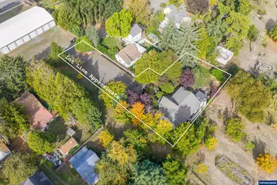 209 Templeton St, Brownsville, OR 97327 - Photo 4