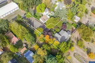 209 Templeton St, Brownsville, OR 97327 - Photo 4