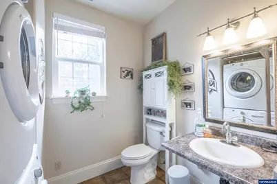 209 Templeton St, Brownsville, OR 97327 - Photo 30