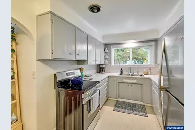 2075 Laurel Av NE, Salem, OR 97301 - Photo 8