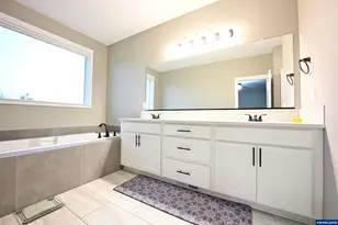 2332 Veneta Ave S, Salem, OR 97302 - Photo 32