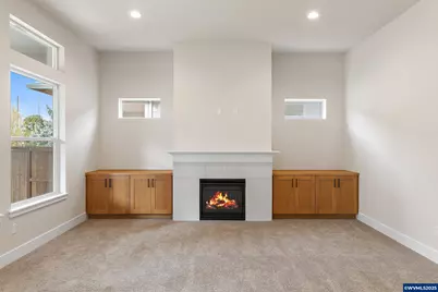 3075 Olympic St, Woodburn, OR 97071 - Photo 12