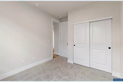 3075 Olympic St, Woodburn, OR 97071 - Photo 8
