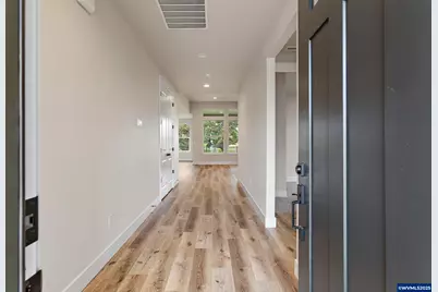 3075 Olympic St, Woodburn, OR 97071 - Photo 2