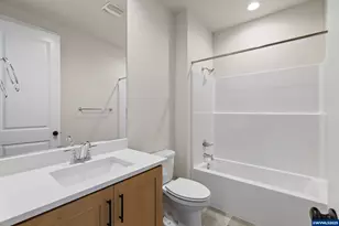 3075 Olympic St, Woodburn, OR 97071 - Photo 6