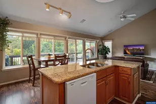 528 Creekside Dr SE, Salem, OR 97306 - Photo 22