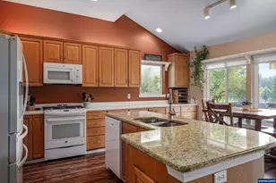 528 Creekside Dr SE, Salem, OR 97306 - Photo 20