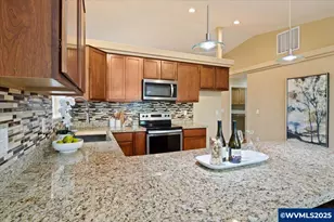 758 S Sunrise Dr Dr, Jefferson, OR 97352 - Photo 16