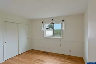 1060 Silver Falls Dr NE, Silverton, OR 97381 - Photo 18