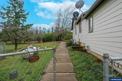 1060 Silver Falls Dr NE, Silverton, OR 97381 - Photo 30