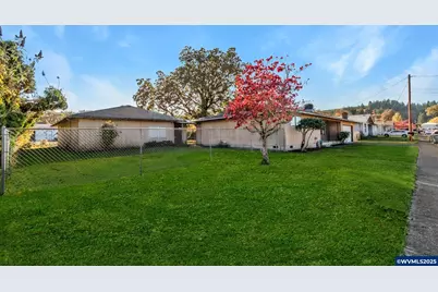 951 Dogwood St, Sweet Home, OR 97386 - Photo 2