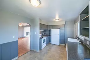 1050 Barnes Ave SE, Salem, OR 97306 - Photo 14