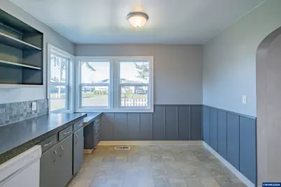 1050 Barnes Av SE, Salem, OR 97306 - Photo 18