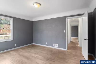 900 Cascade Dr NW, Salem, OR 97304 - Photo 12