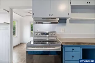 900 Cascade Dr NW, Salem, OR 97304 - Photo 16