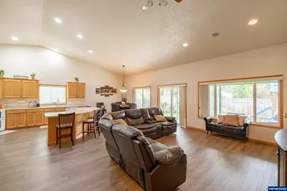 674 Shannon Ct NE, Keizer, OR 97303 - Photo 10