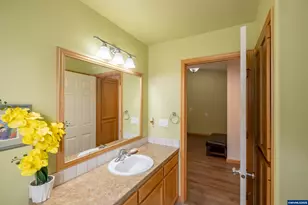 674 Shannon Ct NE, Keizer, OR 97303 - Photo 42