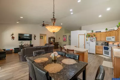 674 Shannon Ct NE, Keizer, OR 97303 - Photo 8