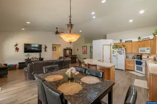 674 Shannon Ct NE, Keizer, OR 97303 - Photo 8