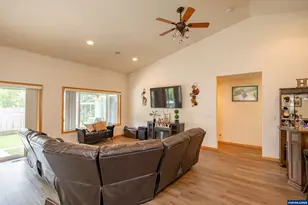 674 Shannon Ct NE, Keizer, OR 97303 - Photo 14