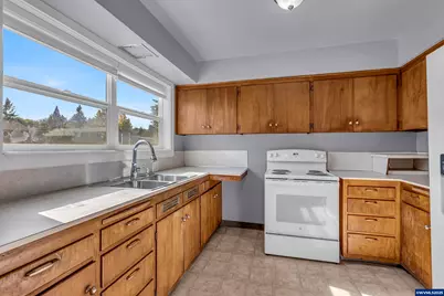 1610 Madrona Av SE, Salem, OR 97302 - Photo 8