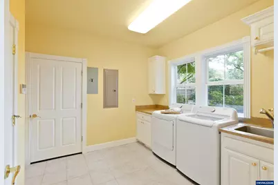 36313 Blueberry Dr, Lebanon, OR 97355 - Photo 16