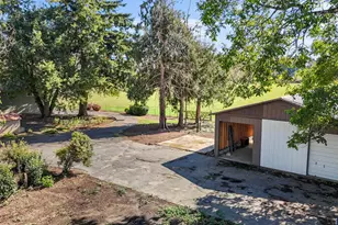 15895 Old Butteville Rd NE, Woodburn, OR 97071 - Photo 26