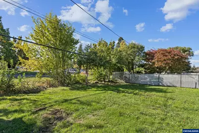 4196 Ward Dr NE, Salem, OR 97305 - Photo 40