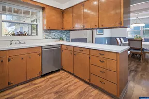 4196 Ward Dr NE, Salem, OR 97305 - Photo 14