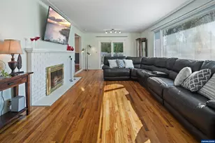 4196 Ward Dr NE, Salem, OR 97305 - Photo 4