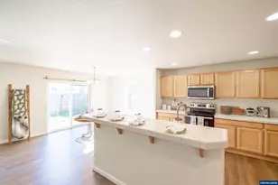 391 Churchill Downs Av SE, Albany, OR 97322 - Photo 12