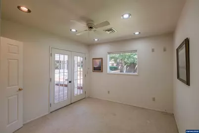 334 13th Av NE, Albany, OR 97321 - Photo 8