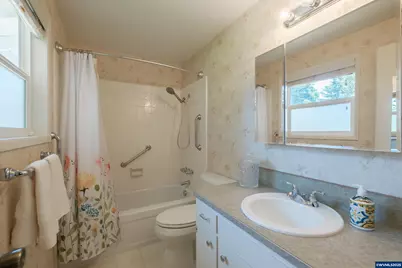 334 NE 13th Av, Albany, OR 97321 - Photo 16