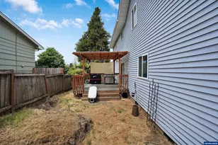 251 Fairview St, Silverton, OR 97381 - Photo 46