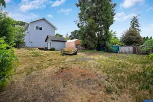 251 Fairview St, Silverton, OR 97381 - Photo 48