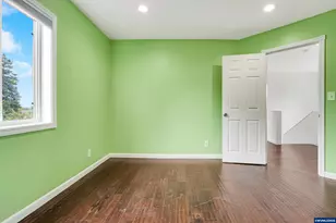 251 Fairview St, Silverton, OR 97381 - Photo 38