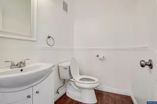 251 Fairview St, Silverton, OR 97381 - Photo 18