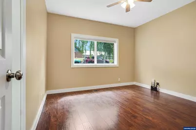 251 Fairview St, Silverton, OR 97381 - Photo 20