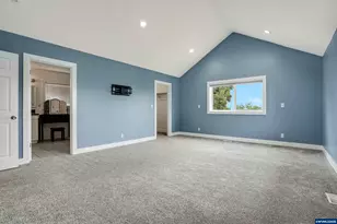 251 Fairview St, Silverton, OR 97381 - Photo 26