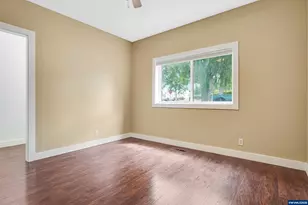 251 Fairview St, Silverton, OR 97381 - Photo 22