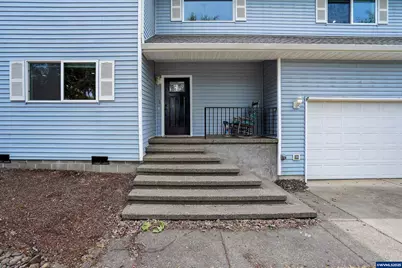 251 Fairview St, Silverton, OR 97381 - Photo 4