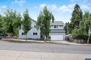 251 Fairview St, Silverton, OR 97381 - Photo 2