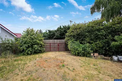 251 Fairview St, Silverton, OR 97381 - Photo 50