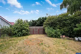 251 Fairview St, Silverton, OR 97381 - Photo 50