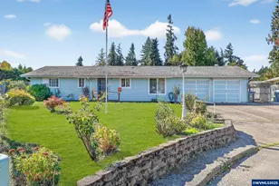 3218 West Pl, Hubbard, OR 97032 - Photo 2