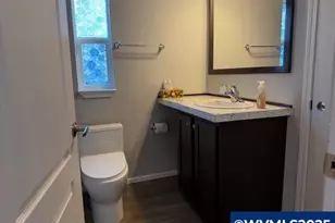 16901 SE Division St, Portland, OR 97217 - Photo 12